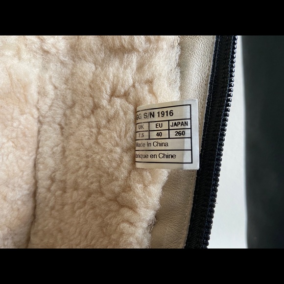 Ugg Sherpa Lined Boots Broome II 1916 Black US 9 - Picture 6 of 8